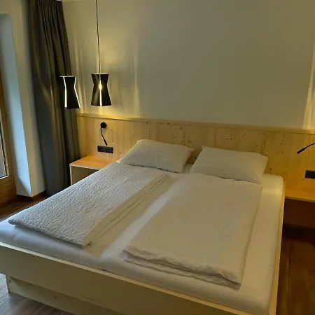 - Und Fruehstueckspension Jaegerheim Guest house *