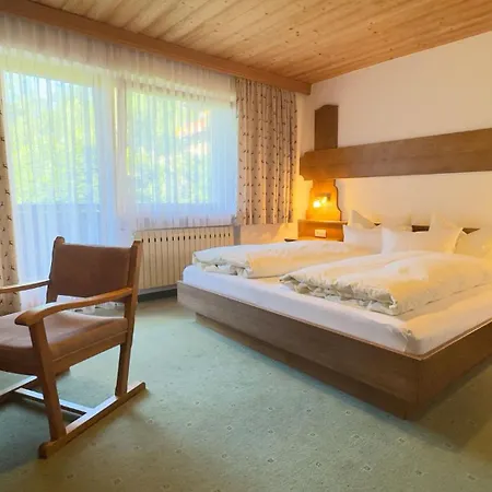 Pensión - Und Jägerheim 3*