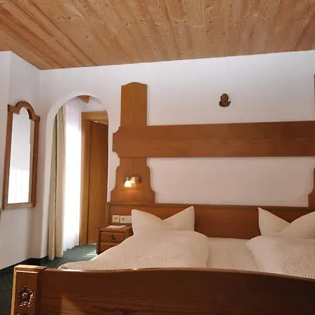 - Und Fruehstueckspension Jaegerheim Kaunertal
