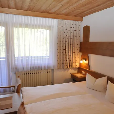 Guest house - Und Fruehstueckspension Jaegerheim Kaunertal