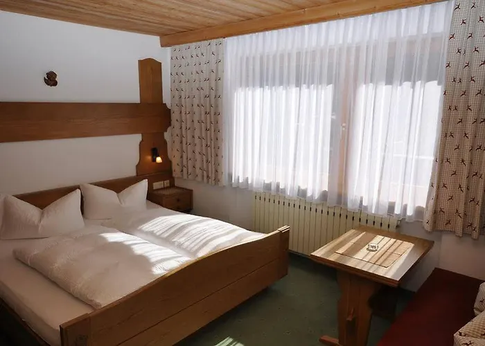 - Und Fruehstueckspension Jaegerheim Konukevi Kaunertal